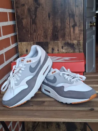 Nike Air Max 1 Gris y Blanco IB 1492-121