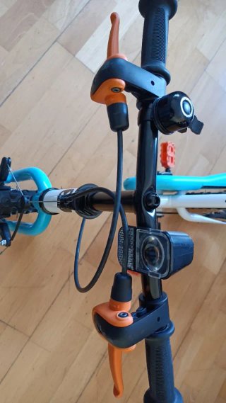 Bicicleta Infantil 14 con casco azul