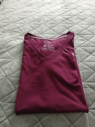 Camiseta Nike Morada V-Neck