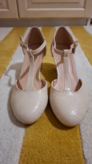 Zapatos tacón Difontana beige talla 39