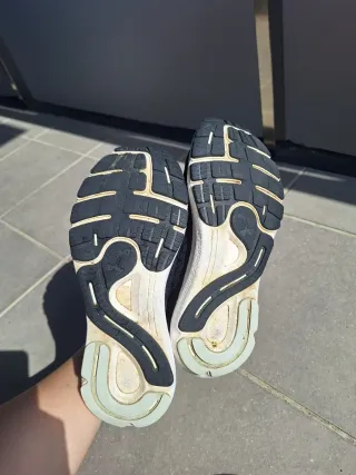 Zapatilla deportiva Under Armour negra