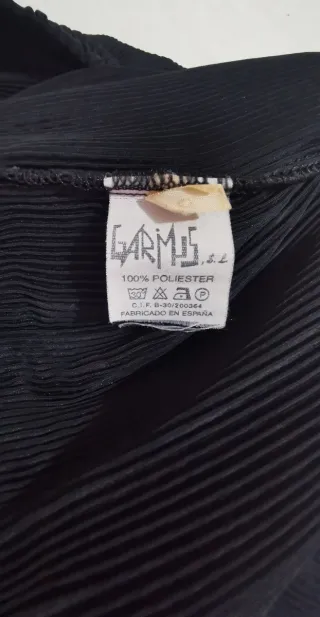 Falda negra plisada midi