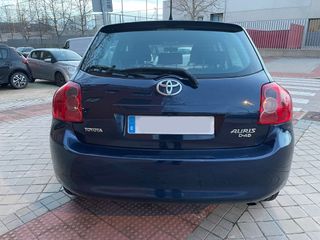 Toyota Auris 2.0D-4D Luna 5p