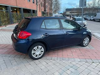 Toyota Auris 2.0D-4D Luna 5p