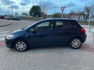 Toyota Auris 2.0D-4D Luna 5p