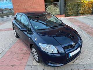 Toyota Auris 2.0D-4D Luna 5p