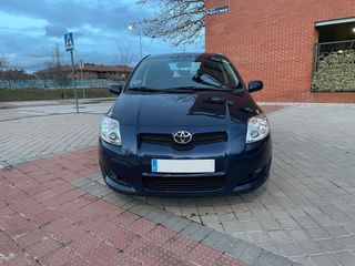 Toyota Auris 2.0D-4D Luna 5p