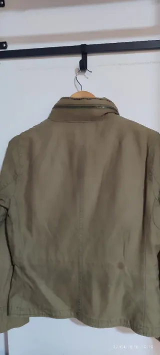 Cazadora mujer verde militar