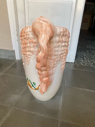 2 Maceteros grandes de cerámica