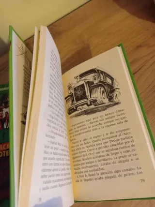 2 libros todos mis monstruos