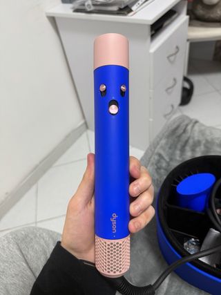 Dyson airwrap