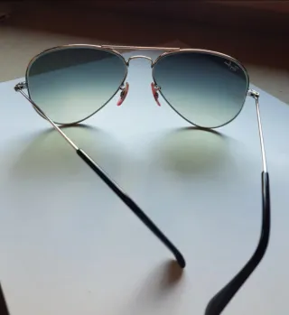 Occhiali da sole Ray-Ban a goccia argento