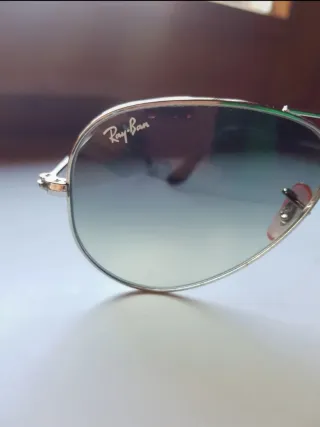 Occhiali da sole Ray-Ban a goccia argento