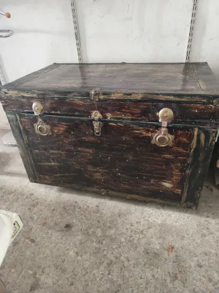 Baúl antiguo años 50 madera y metal