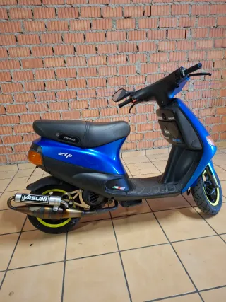 Piaggio Zip Scooter Azul