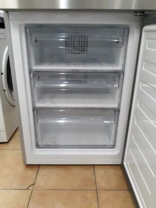 Nevera GRUNDIG +no Frost + Garantía+ transporte