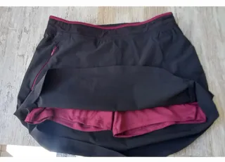 Minifalda deportiva negra