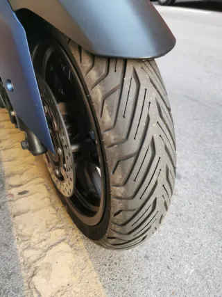 Yamaha XMAX 400 Maxi Scooter Negra/Azul