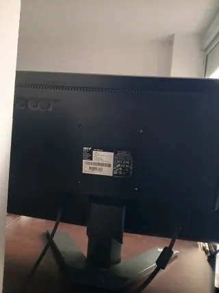 Monitor Acer 20” funcionando perfectamente