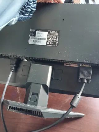 Monitor Acer 20” funcionando perfectamente
