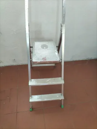 Escalera aluminio 3 peldaños