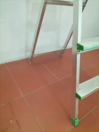 Escalera aluminio 3 peldaños