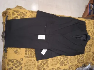 Traje de caballero negro a estrenar. T 52/50