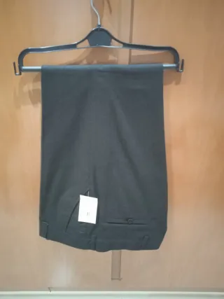 Traje de caballero negro a estrenar. T 52/50