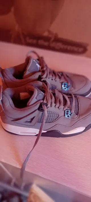 Zapatillas Jordan Grises y Blancas