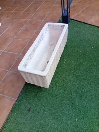 2 Jardineras de piedra rectangular