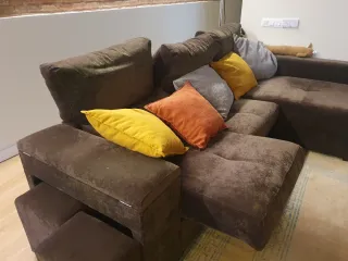 Sofà  3 plazas i chaise longue.Tela antigats