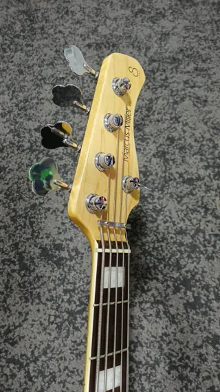 Bajo Marcus miller 5 cuerdas v7 serie S