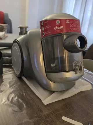 Aspiradora Ufesa Activa sin bolsa