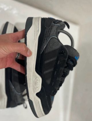 Zapatillas Adidas Negras y Grises