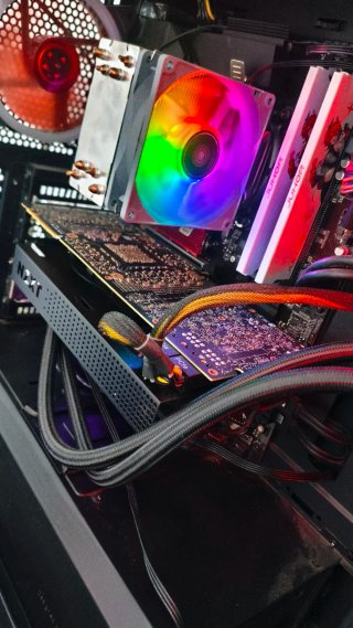 RTX 2080 Ti + RL 11GB DDR6 !! No bajo más!