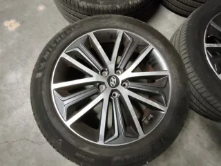 Llantas Hyundai+Neumáticos, Se Vende por Separado.