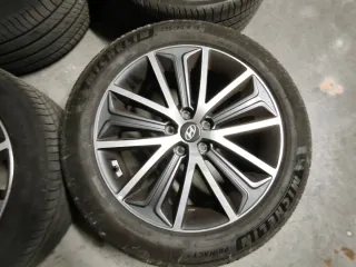 Llantas Hyundai+Neumáticos, Se Vende por Separado.