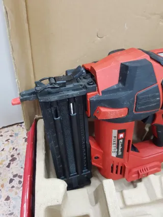 Clavadora Einhell  + Batería y Cargador