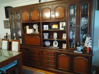 Mueble de salón madera oscura