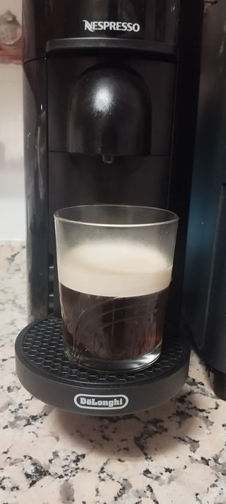 Cafetera Nespresso Vertuo DeLonghi Negra
