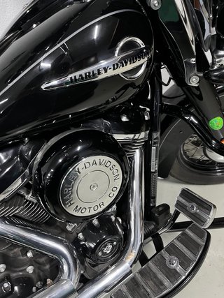 Harley Davidson Softail Heritage Negra