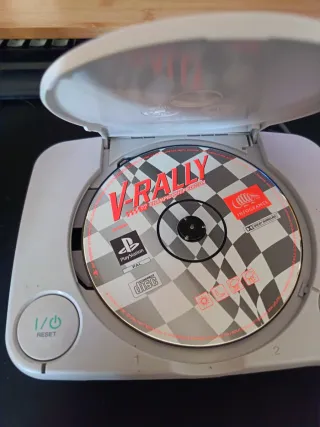 Consola Sony PSone + V-Rally 2 + Accesorios