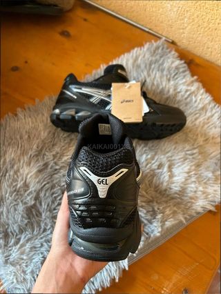 ASICS K14 Y2K Negro Talla 43.5