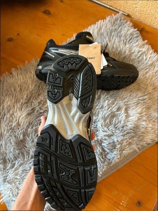 ASICS K14 Y2K Negro Talla 43.5