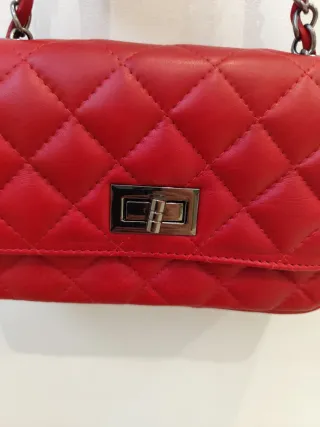 Bolso cadena cuero rojo