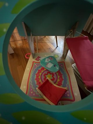 Casa de muñecas Kruselings con 6 muñecas