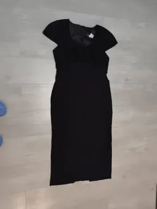 Vestido negro con pedrería