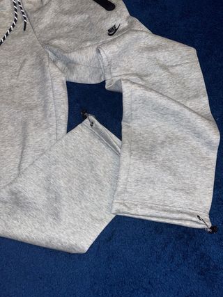 Conjunto Nike Tech Fleece Gris