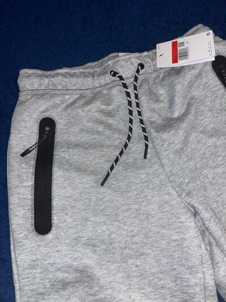 Conjunto Nike Tech Fleece Gris