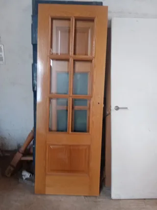 Puerta de madera con cristal 206 x 62